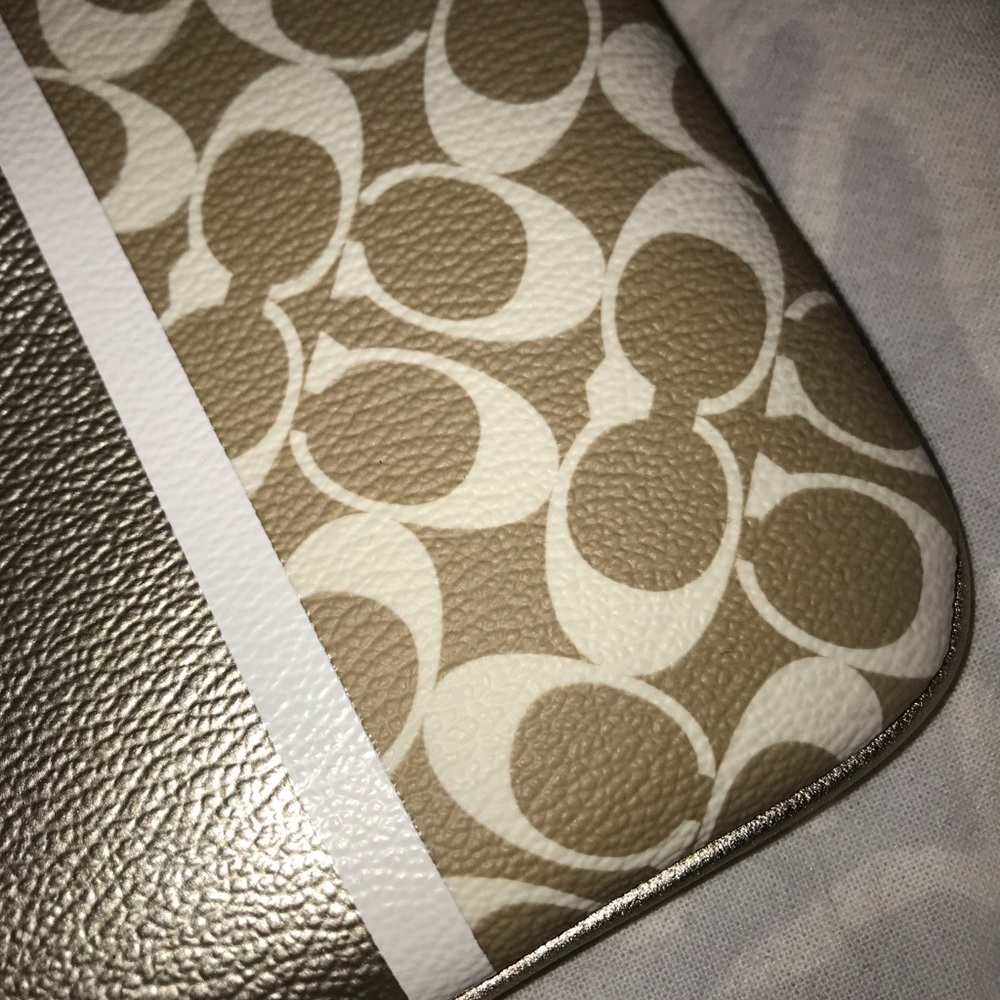 Coach Wristlet - Picture 2 of 6